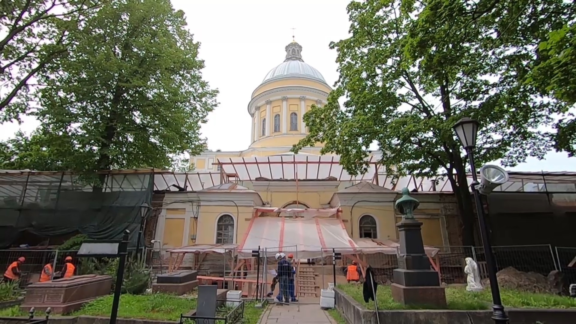 Александро Невская Лавра в Санкт Петербурге