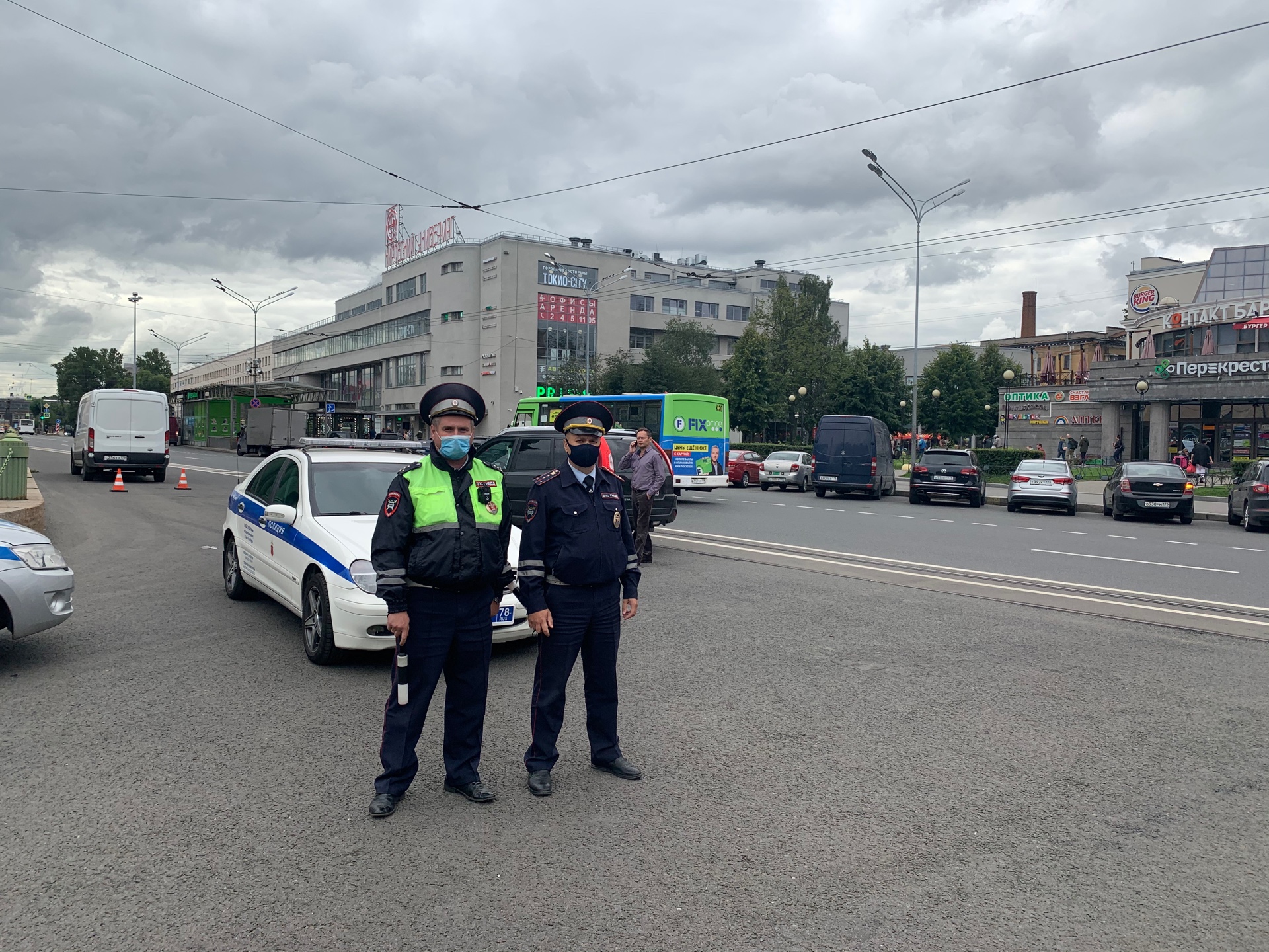 В Кировском районе идёт активная борьба с затонированными стёклами -  Официальный сайт Администрации Санкт‑Петербурга