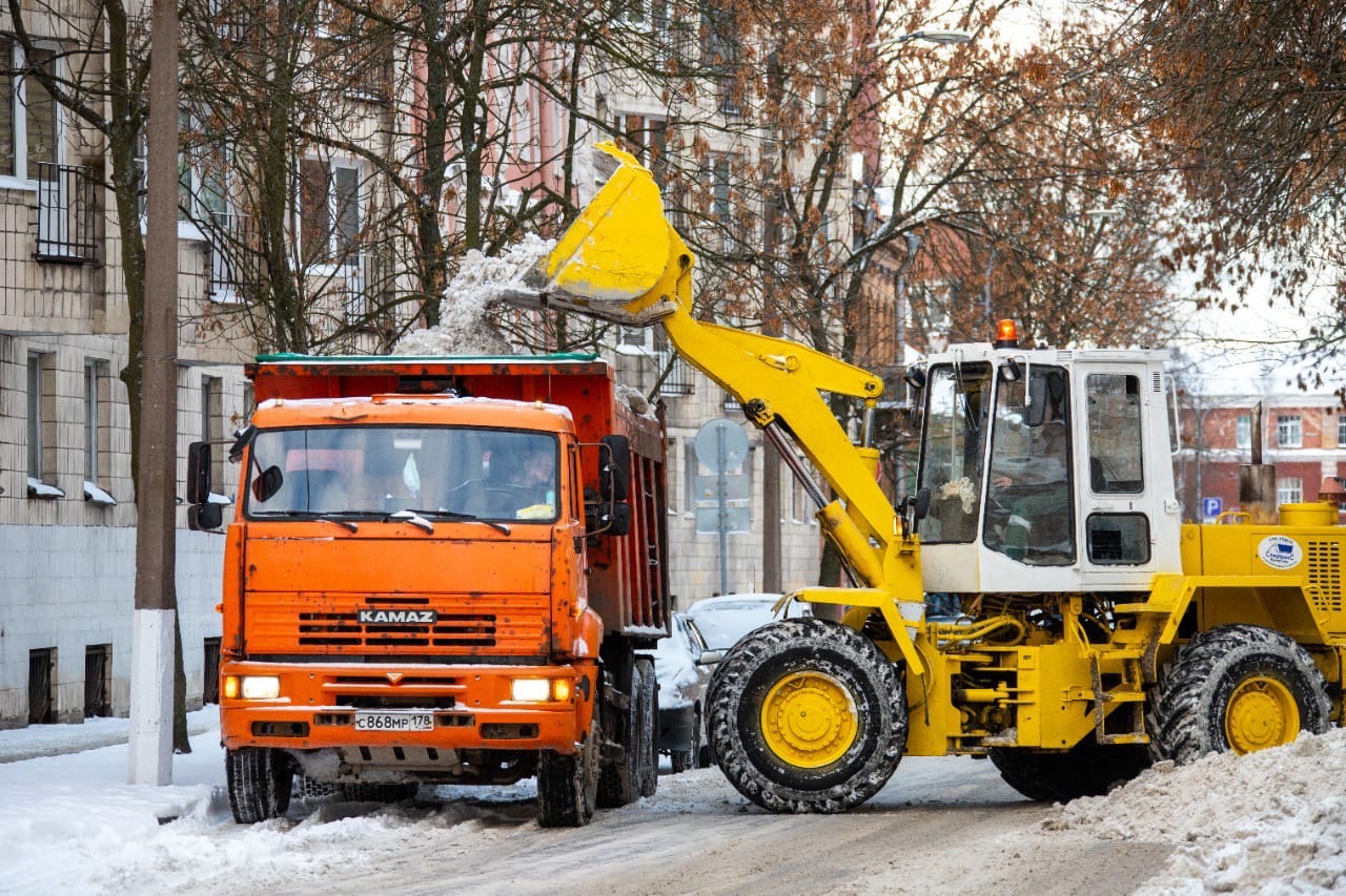 За сутки из Кронштадта вывезли более 500 кубометров снега - Официальный  сайт Администрации Санкт‑Петербурга